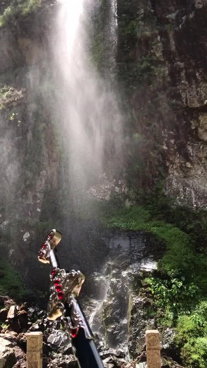 两会好声音｜王炜：加快启动兴永郴赣铁路建设 推动地区经济共同繁荣